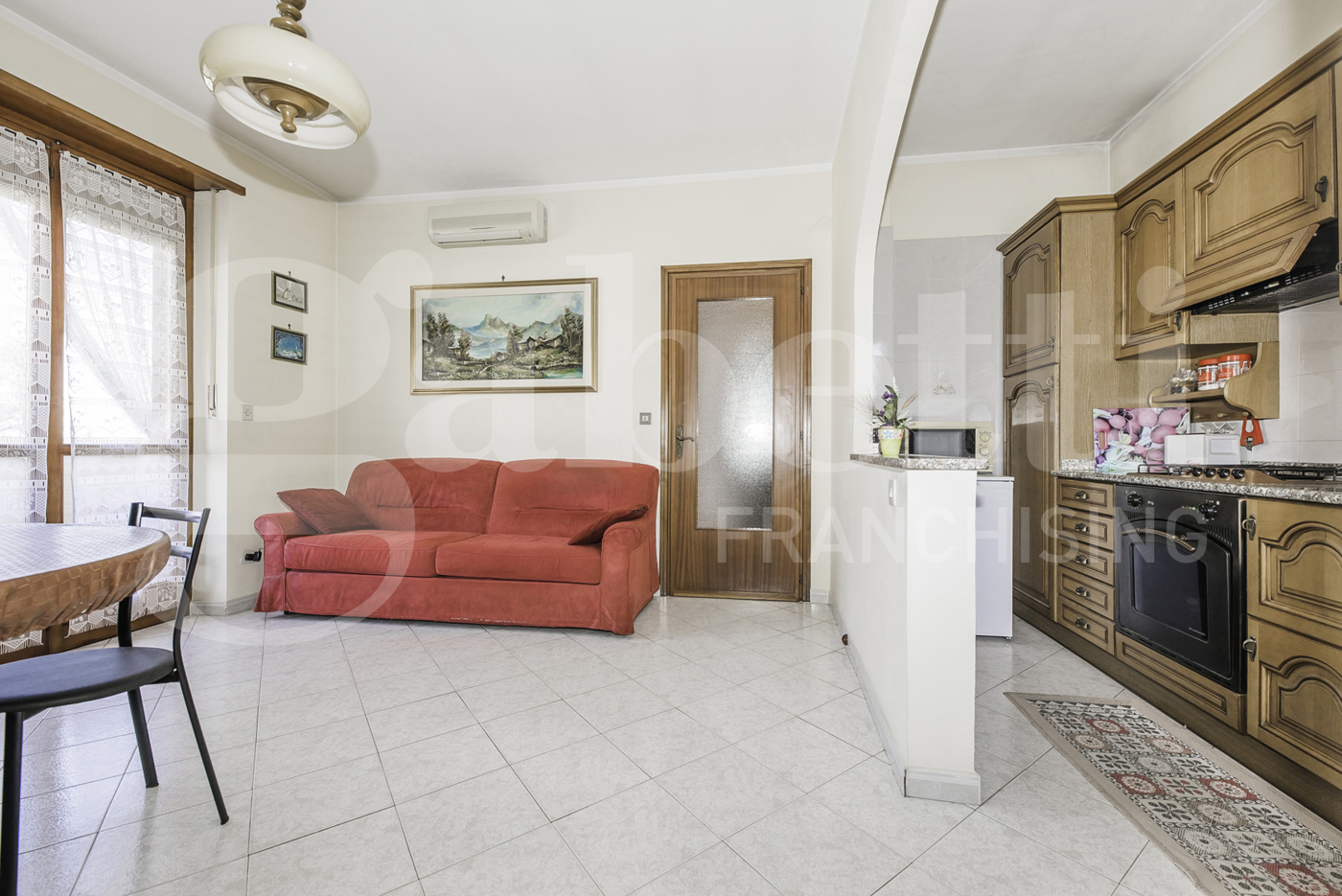 Trilocale con box a Rosta