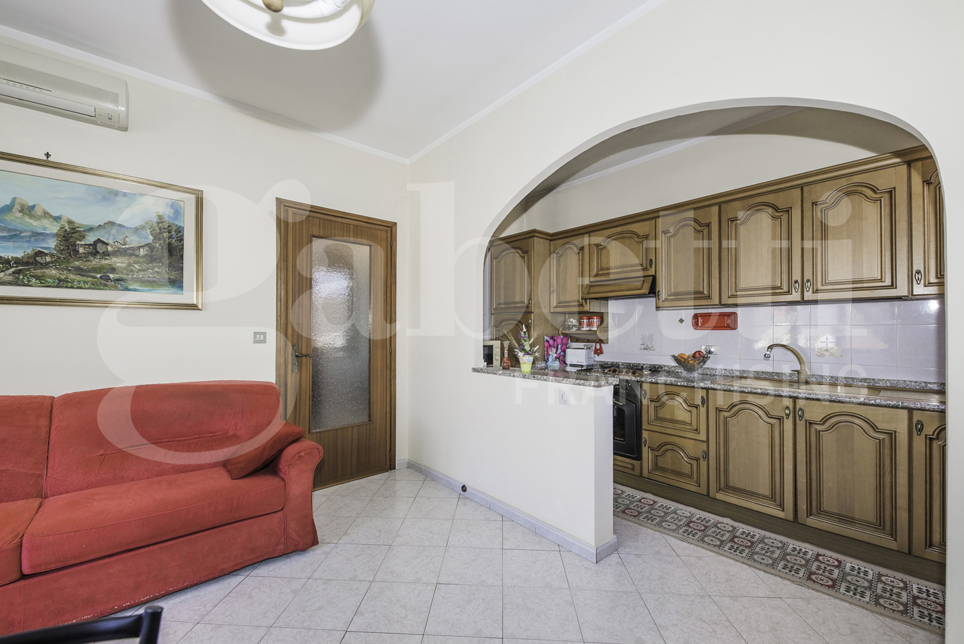 Trilocale con box a Rosta