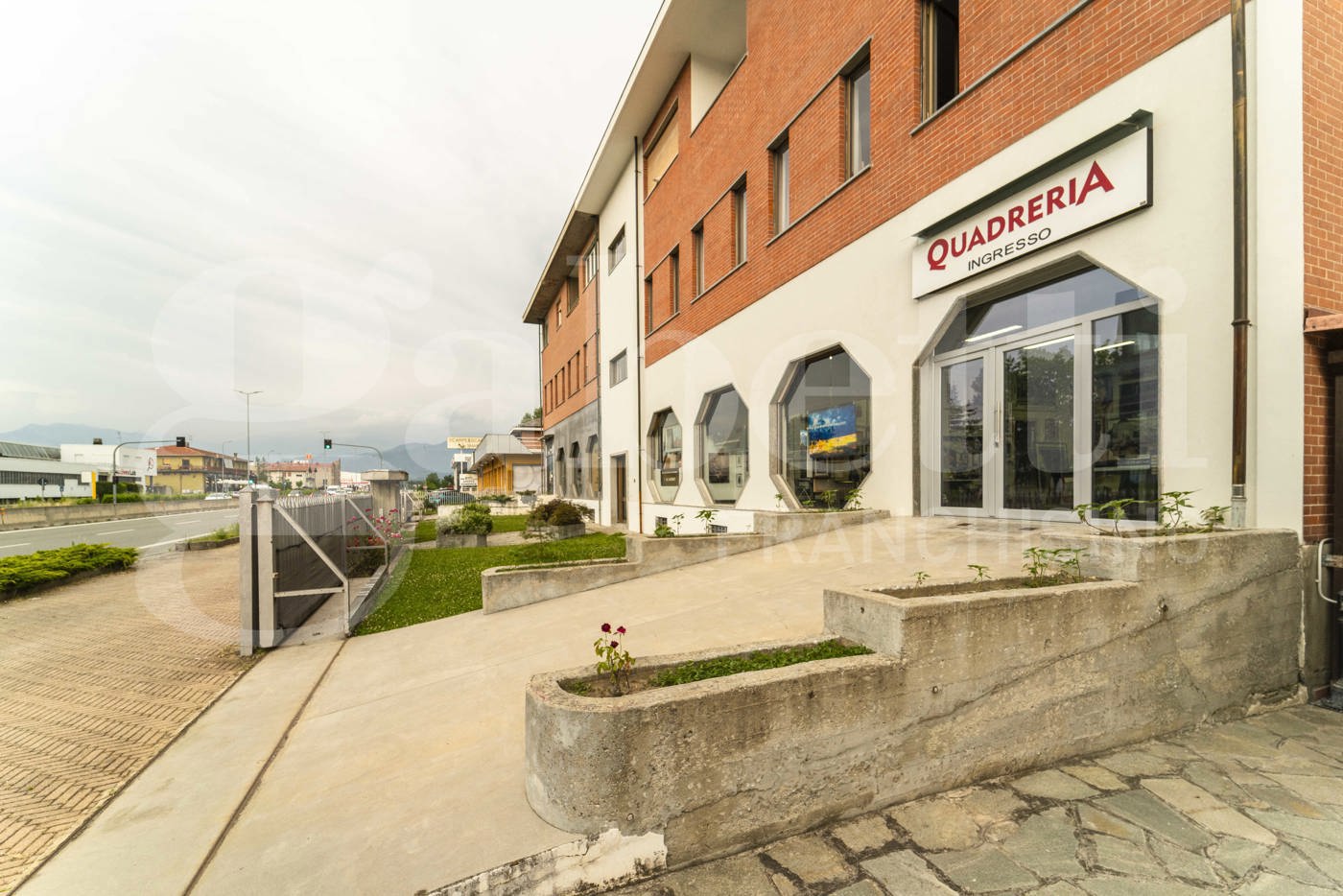 Negozio in affitto a Rosta