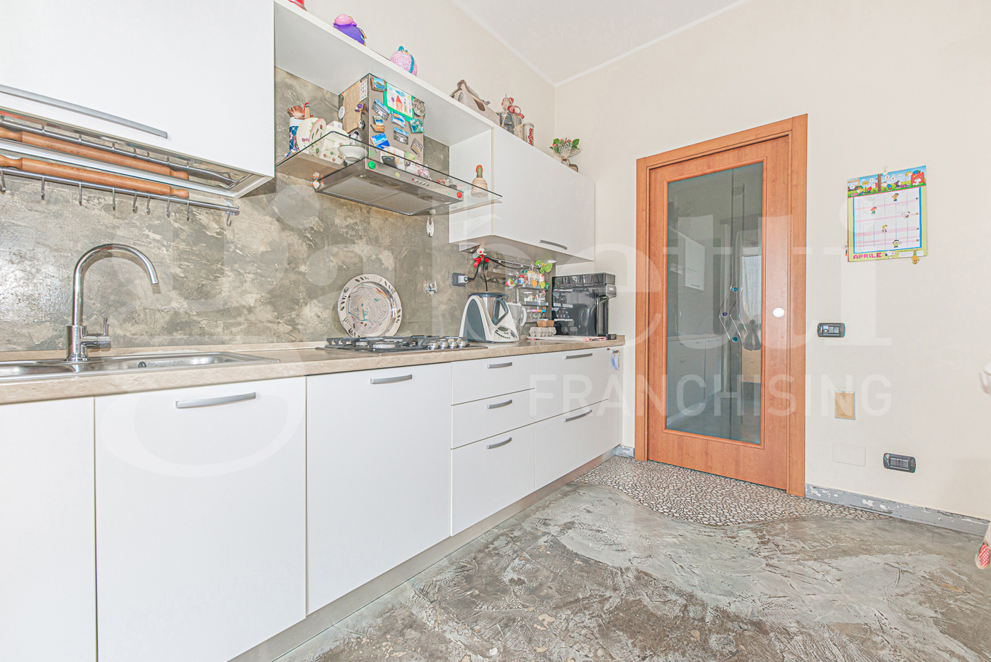 Trilocale con box a Collegno