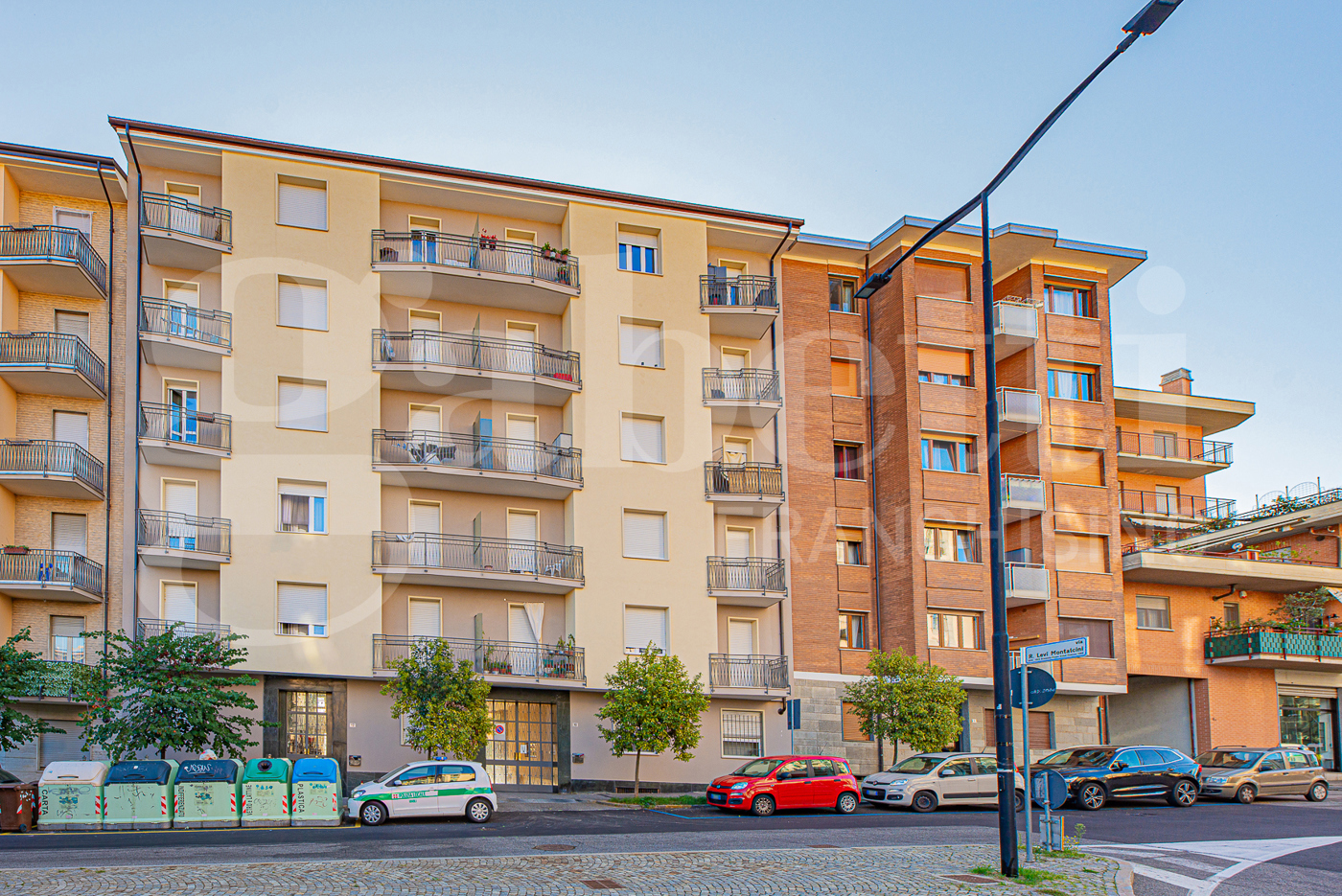 Trilocale con box a Rivoli