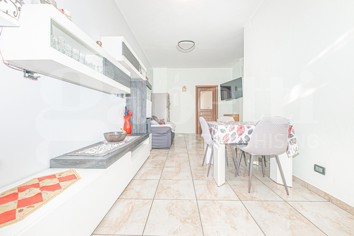 Trilocale con box a Rivoli