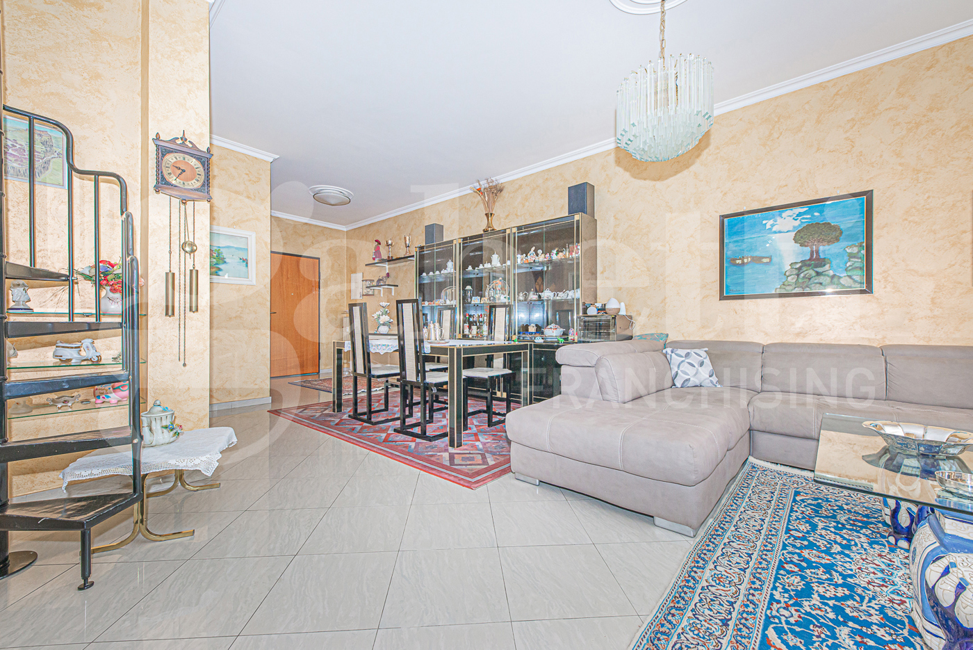 Appartamento con box a Rivoli