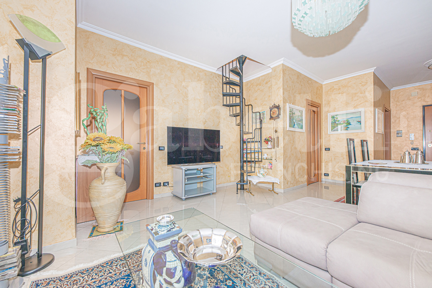 Appartamento con box a Rivoli