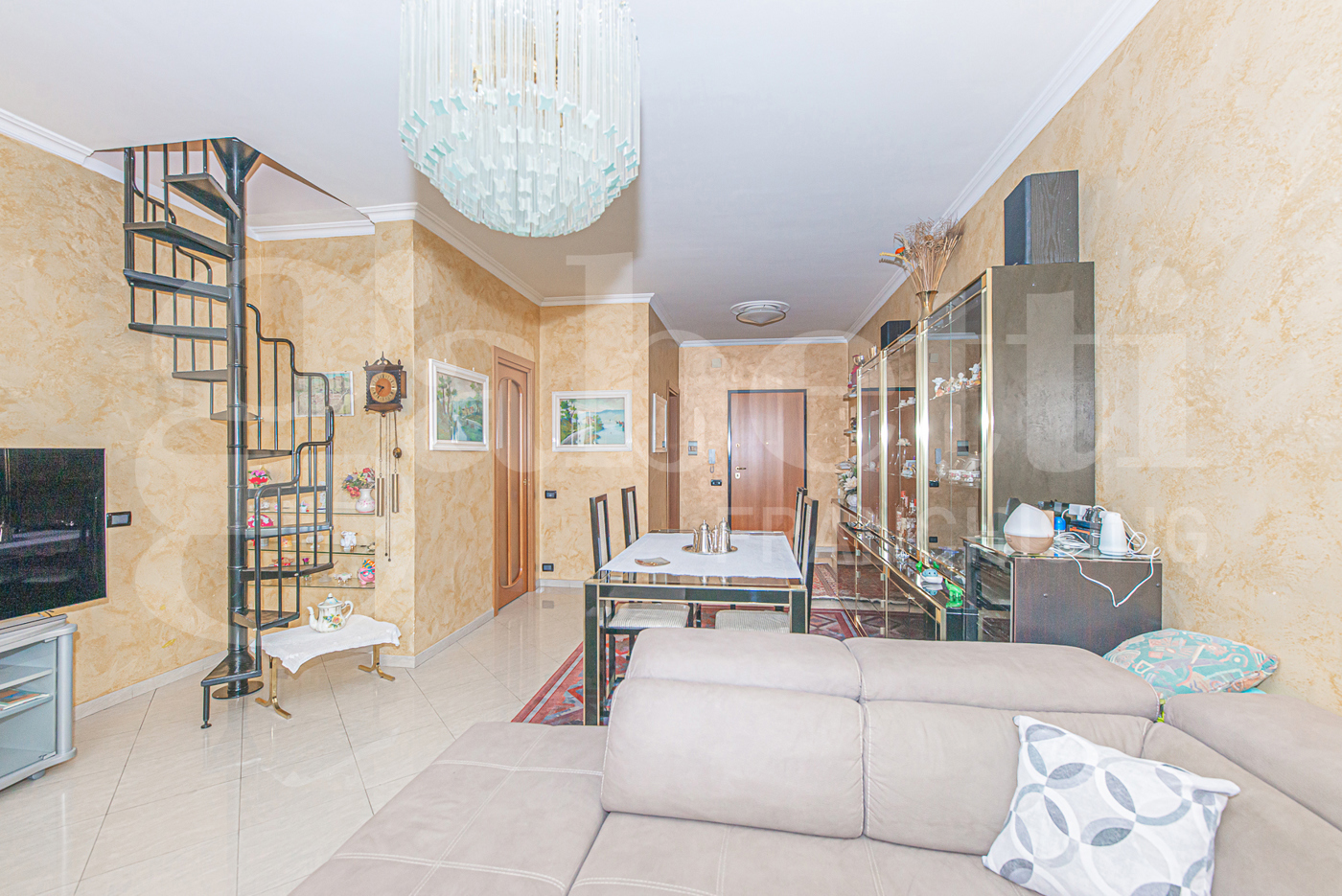 Appartamento con box a Rivoli