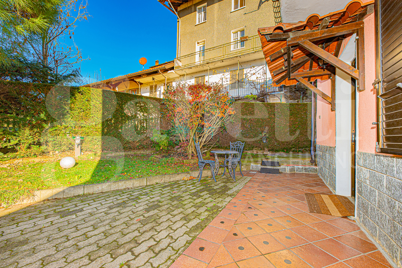 Villa con giardino a Trana