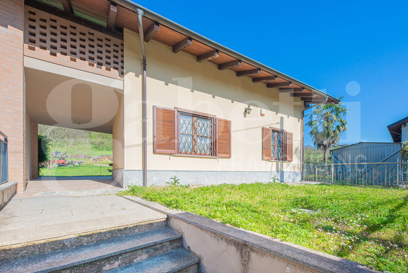 Villa con giardino a Avigliana