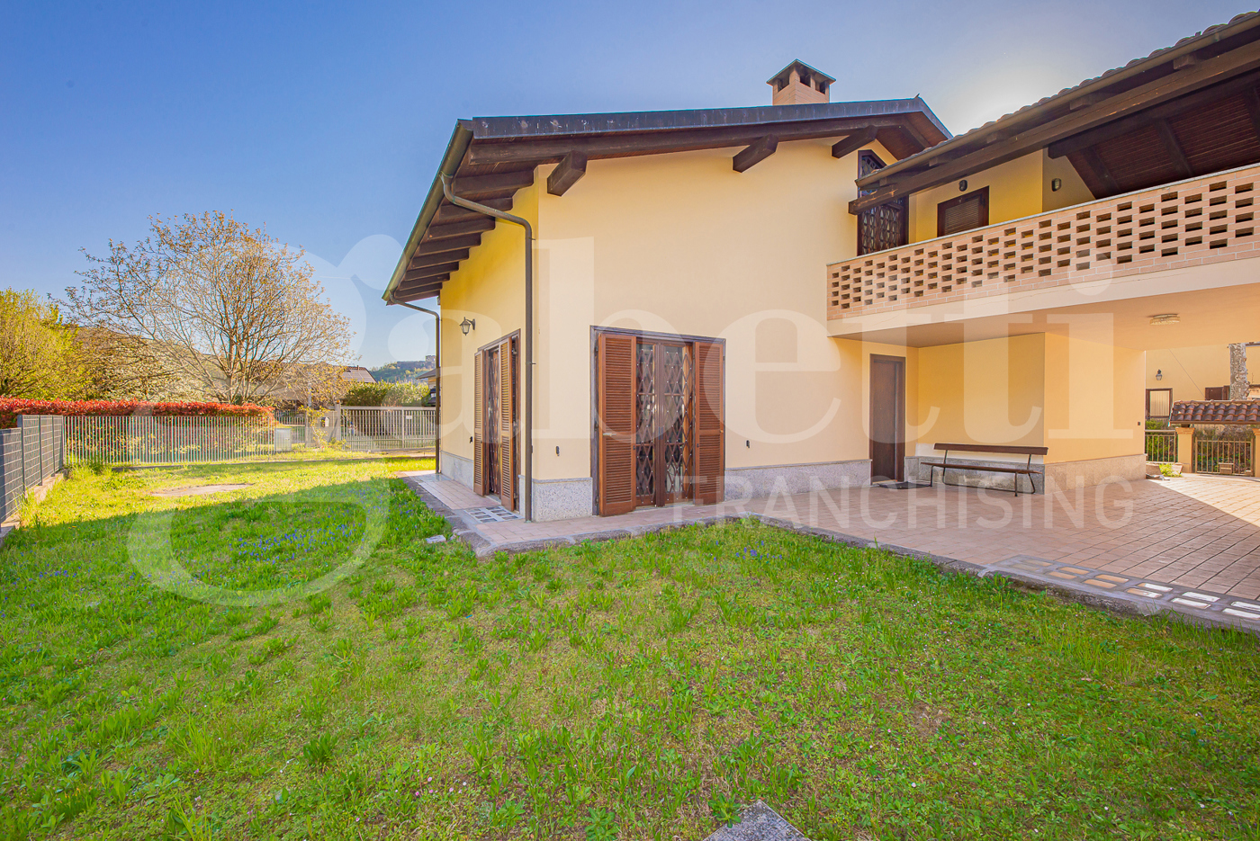 Villa con giardino a Avigliana