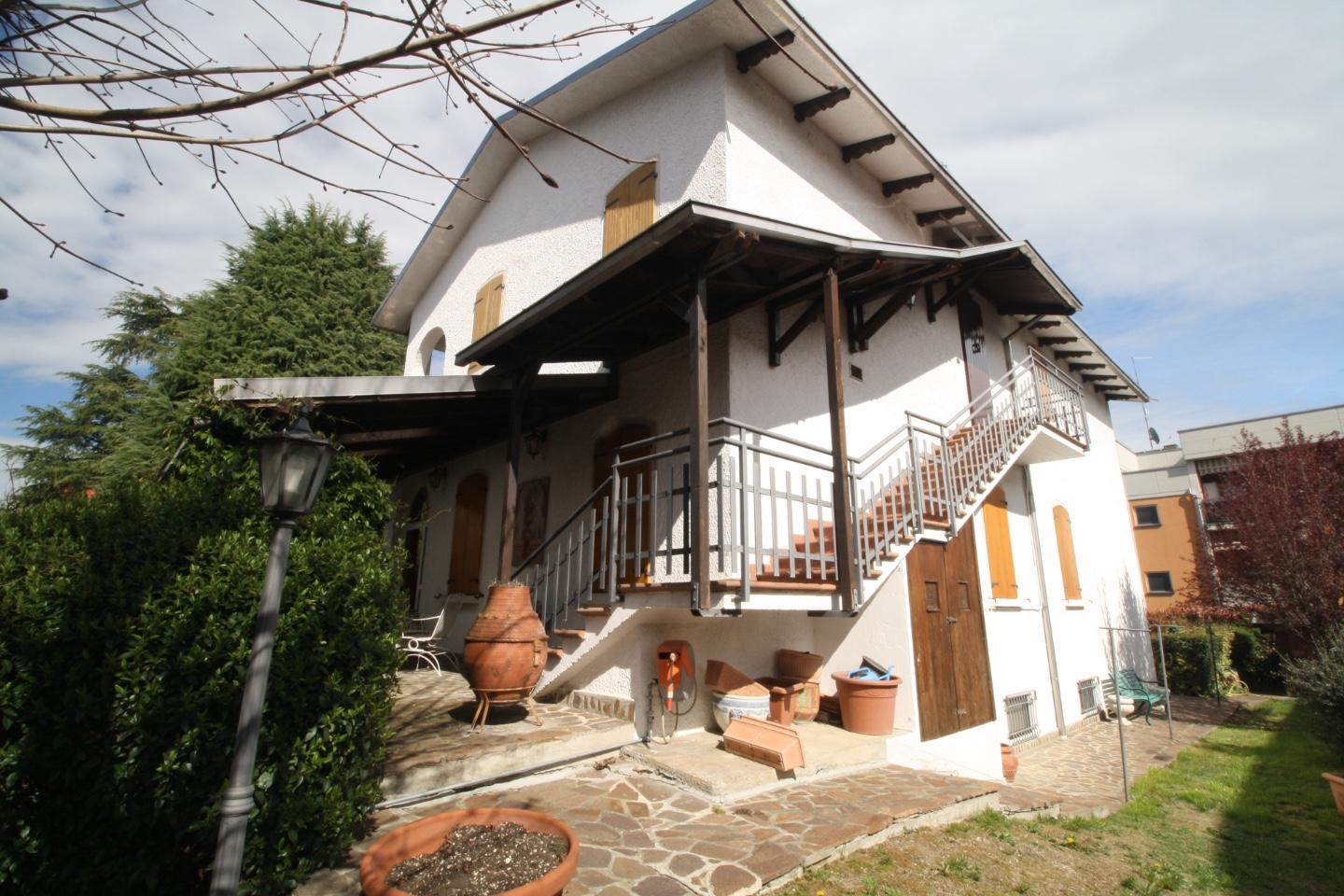 Villa Bifamiliare con giardino, Montechiarugolo monticelli terme