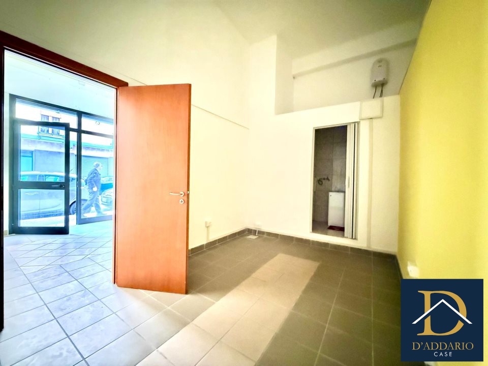 Locale commerciale in affitto, Taranto italia,montegranaro