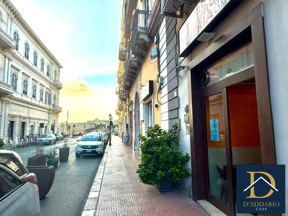 Locale commerciale in vendita, Taranto borgo