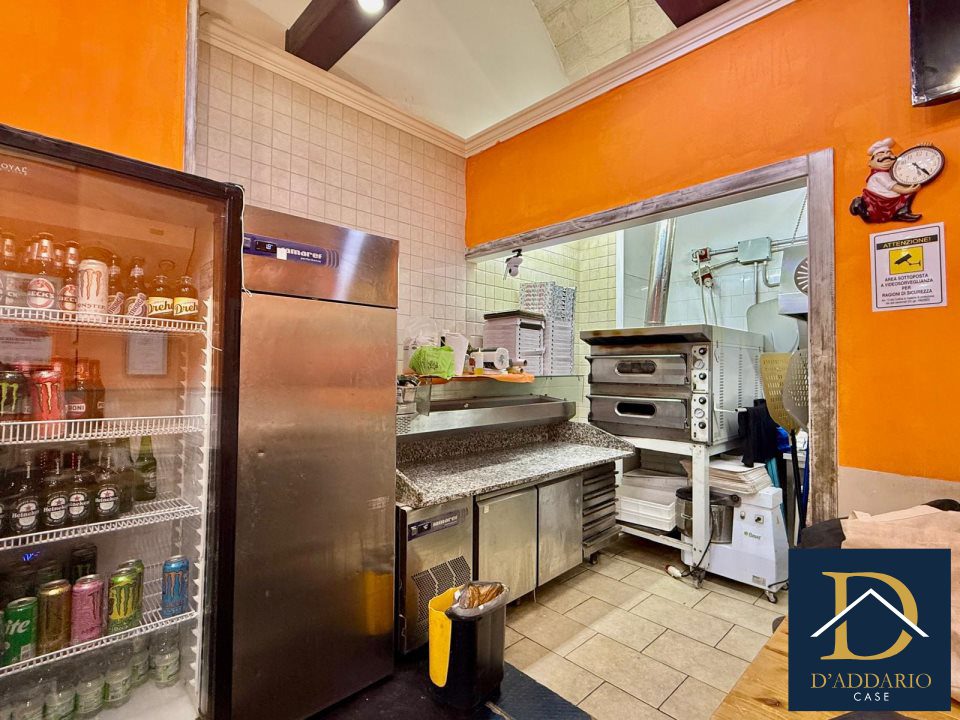 Locale commerciale in vendita, Taranto borgo