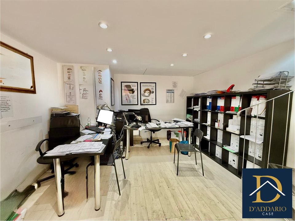 Locale commerciale in vendita a Taranto
