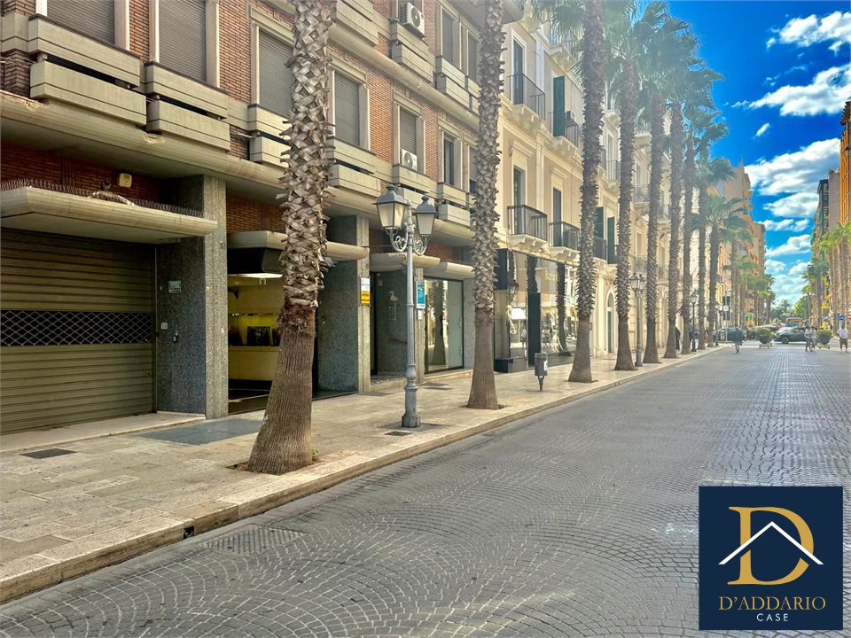 Locale commerciale in affitto, Taranto borgo