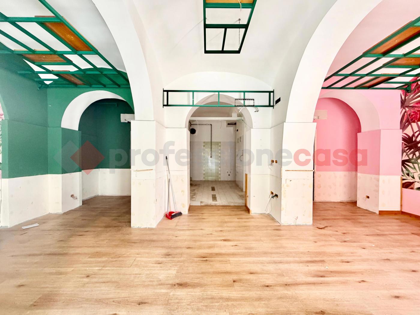 Negozio in affitto a Roma