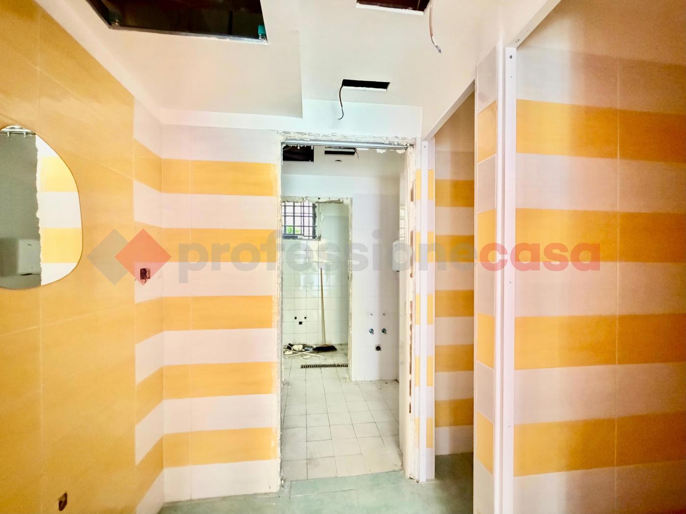 Negozio in affitto a Roma