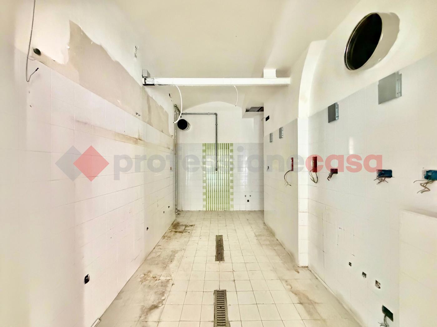 Negozio in affitto a Roma