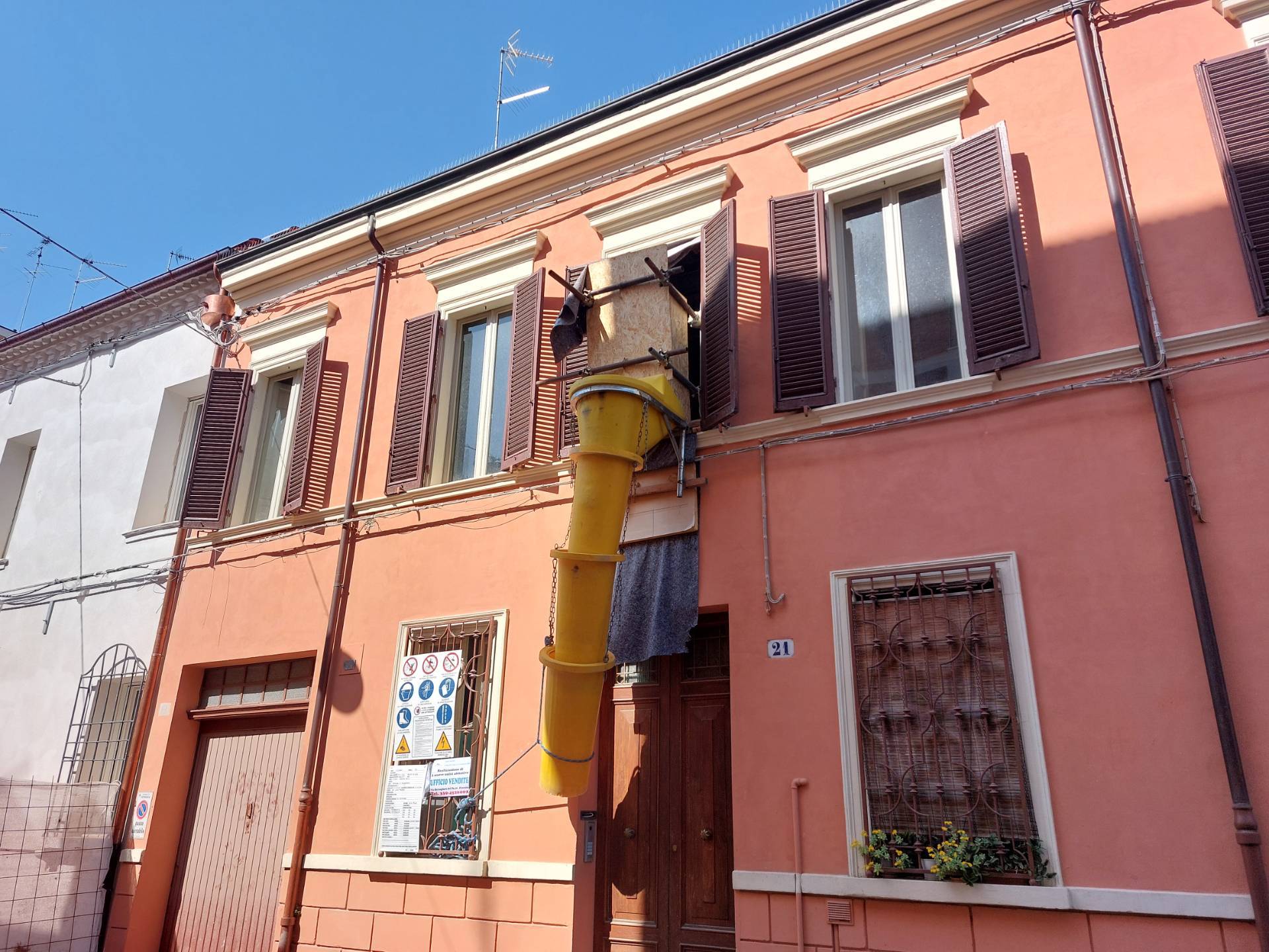 Attico con terrazzo, Ferrara centro storico