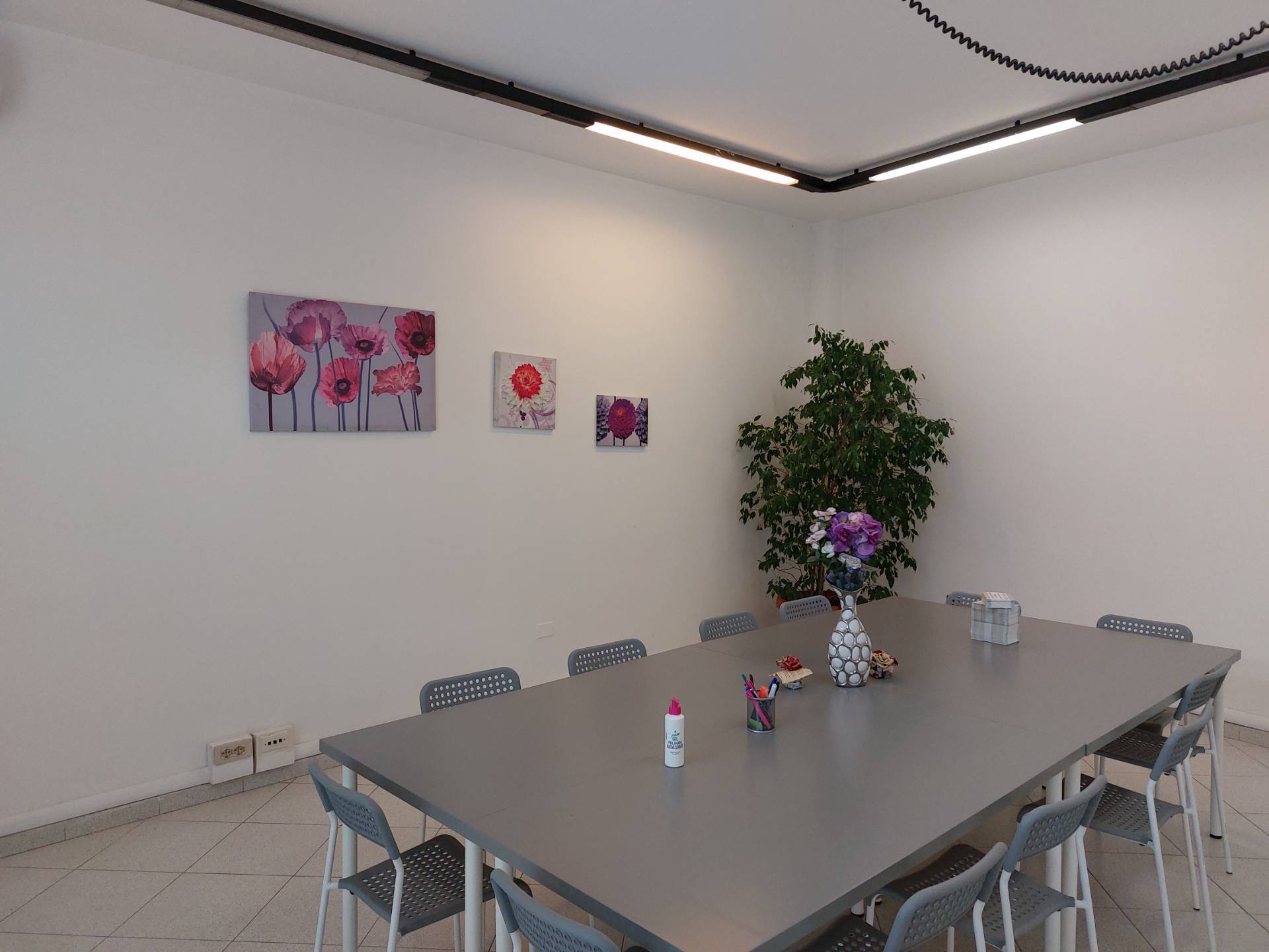 Locale commerciale in affitto a Ferrara, VIA RAVENNA