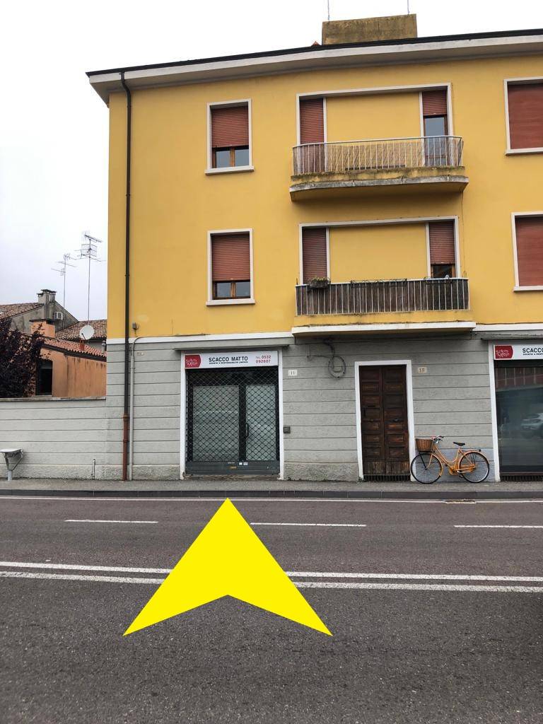 Locale commerciale in affitto a Ferrara, VIA RAVENNA
