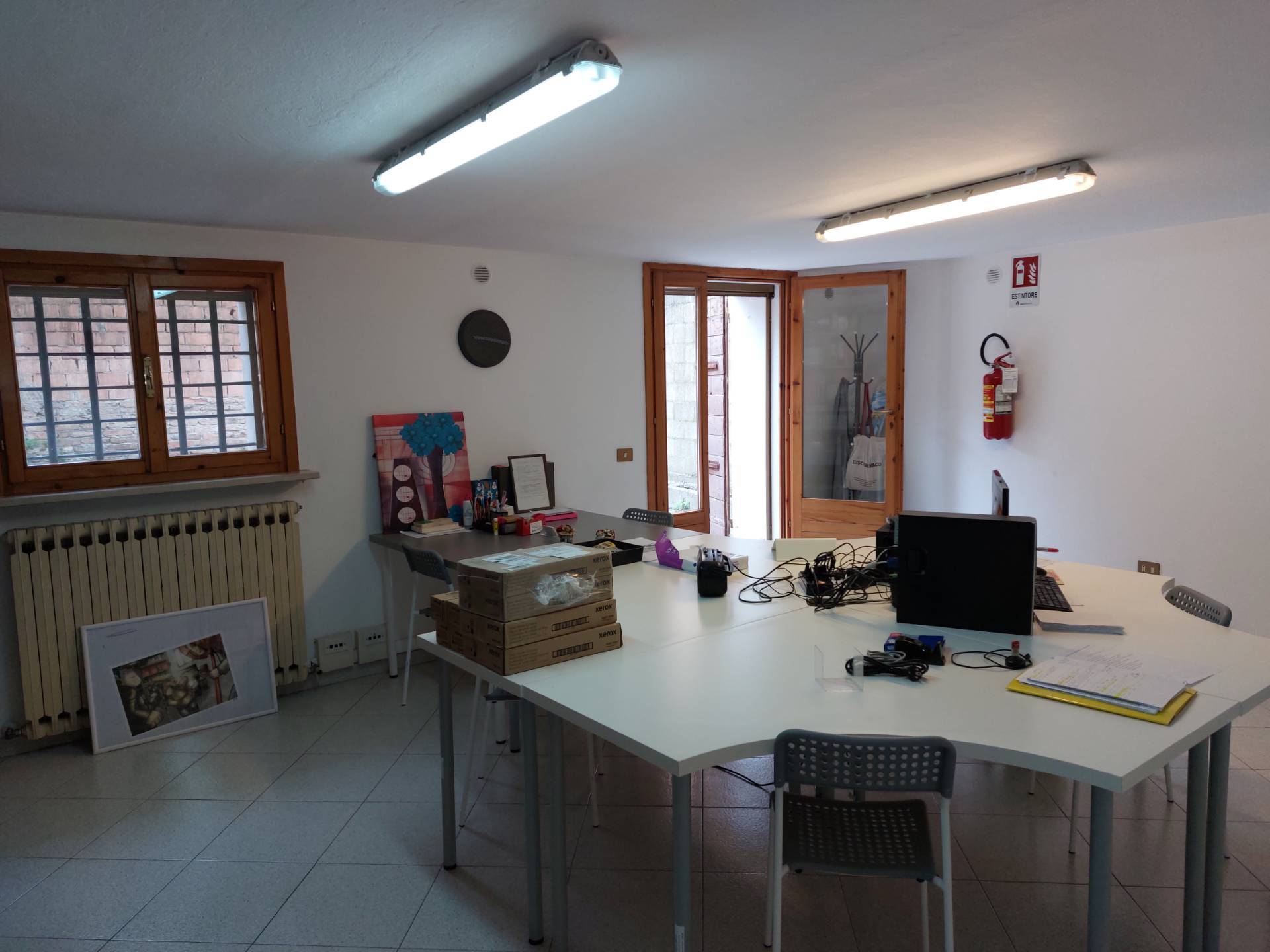 Locale commerciale in affitto a Ferrara, VIA RAVENNA