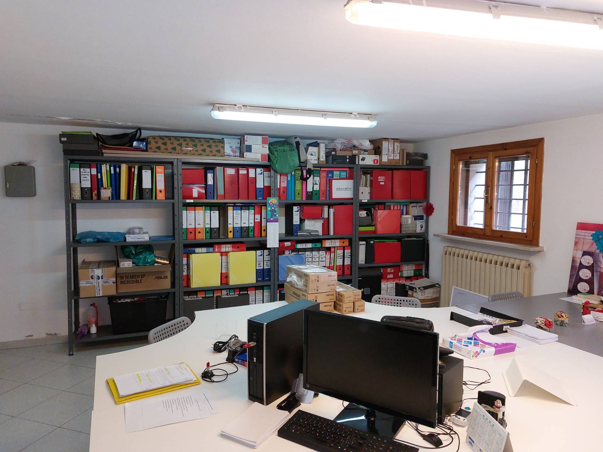 Locale commerciale in affitto a Ferrara, VIA RAVENNA