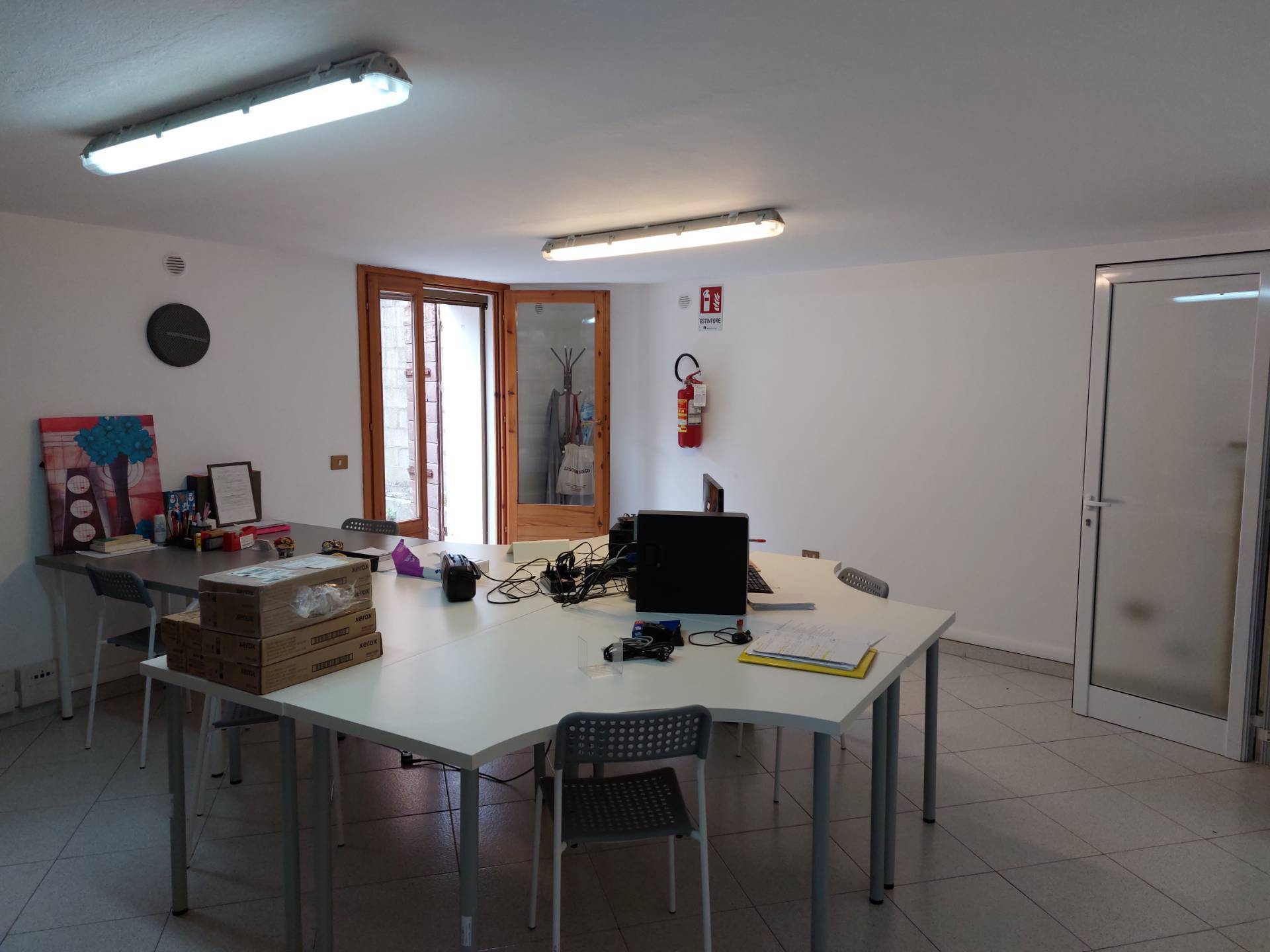 Locale commerciale in affitto a Ferrara, VIA RAVENNA