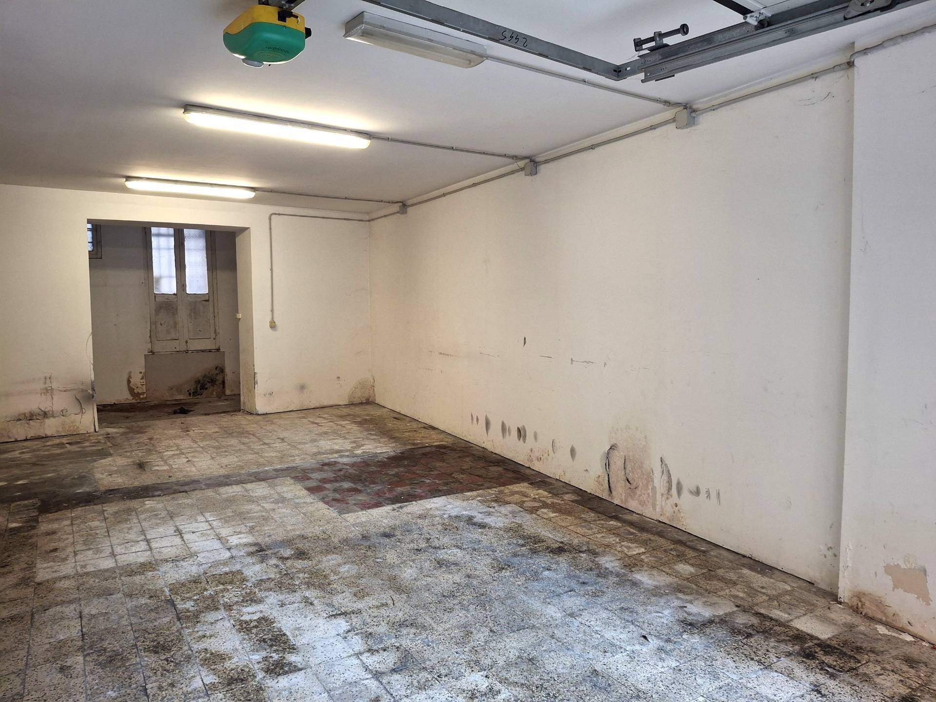 Box o garage in vendita a Ferrara, Centro storico