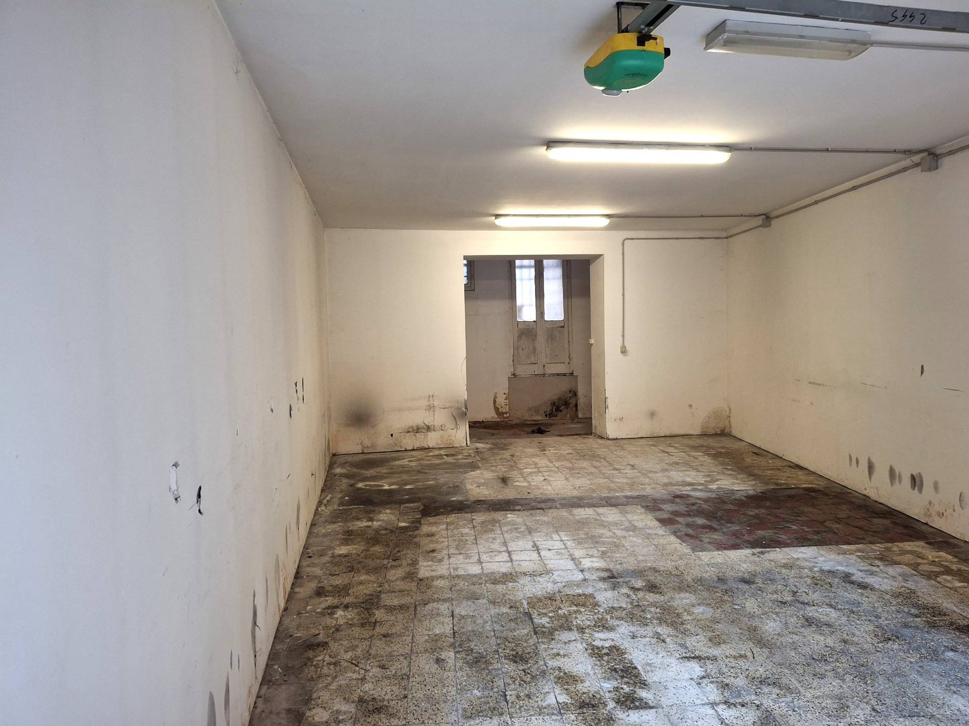 Box o garage in vendita a Ferrara, Centro storico