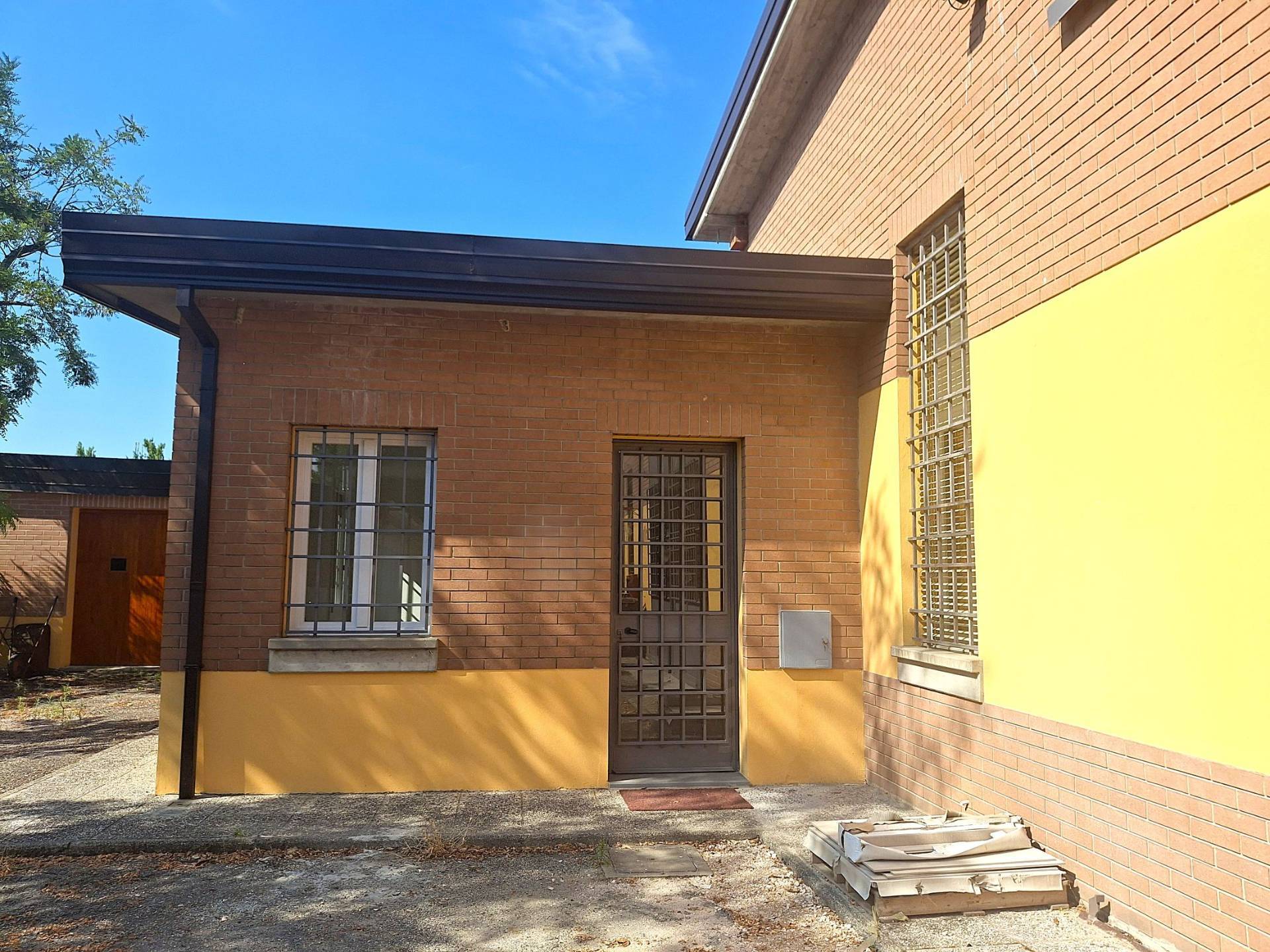 Studio/Ufficio in affitto a Ferrara, Via Bologna