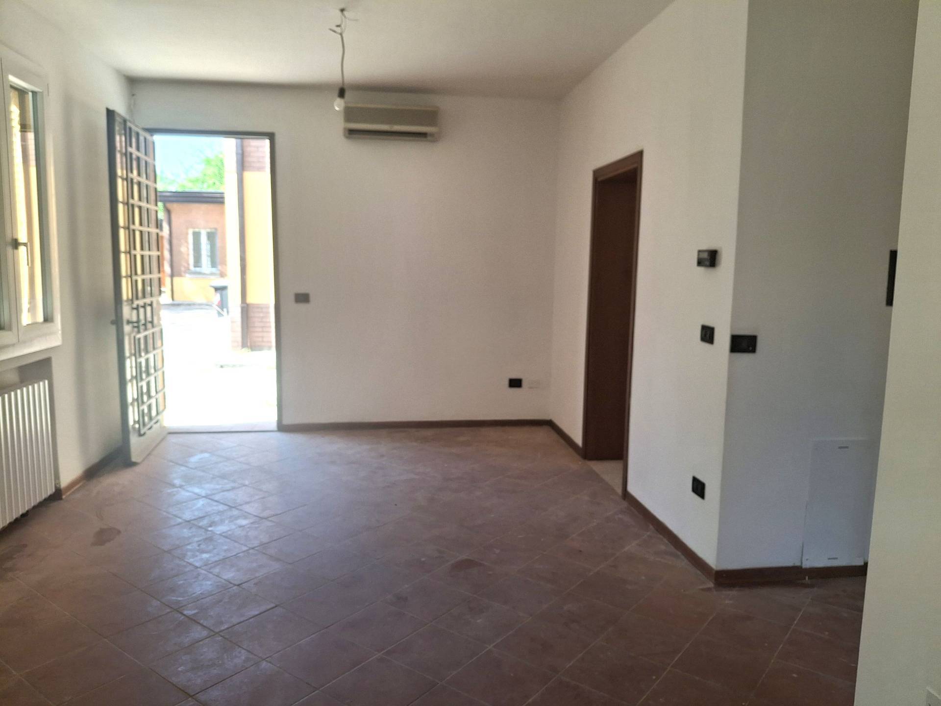 Capannone in affitto a Ferrara, Via Bologna