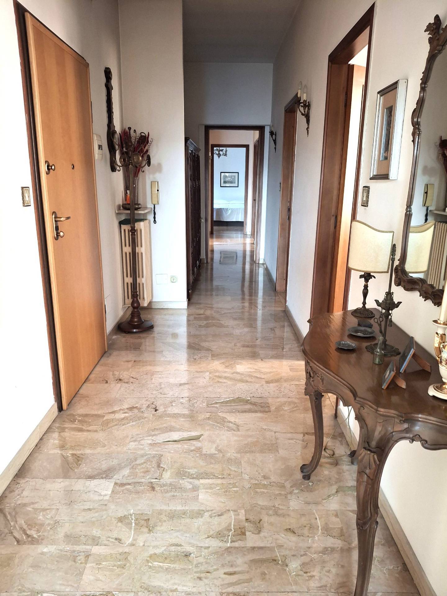 Appartamento in vendita a Ferrara, Entro Mura
