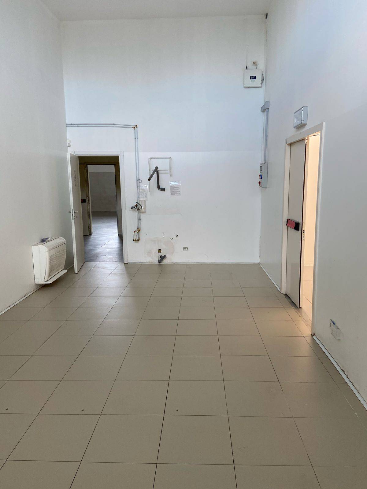 Capannone in affitto a Rimini, Viserba