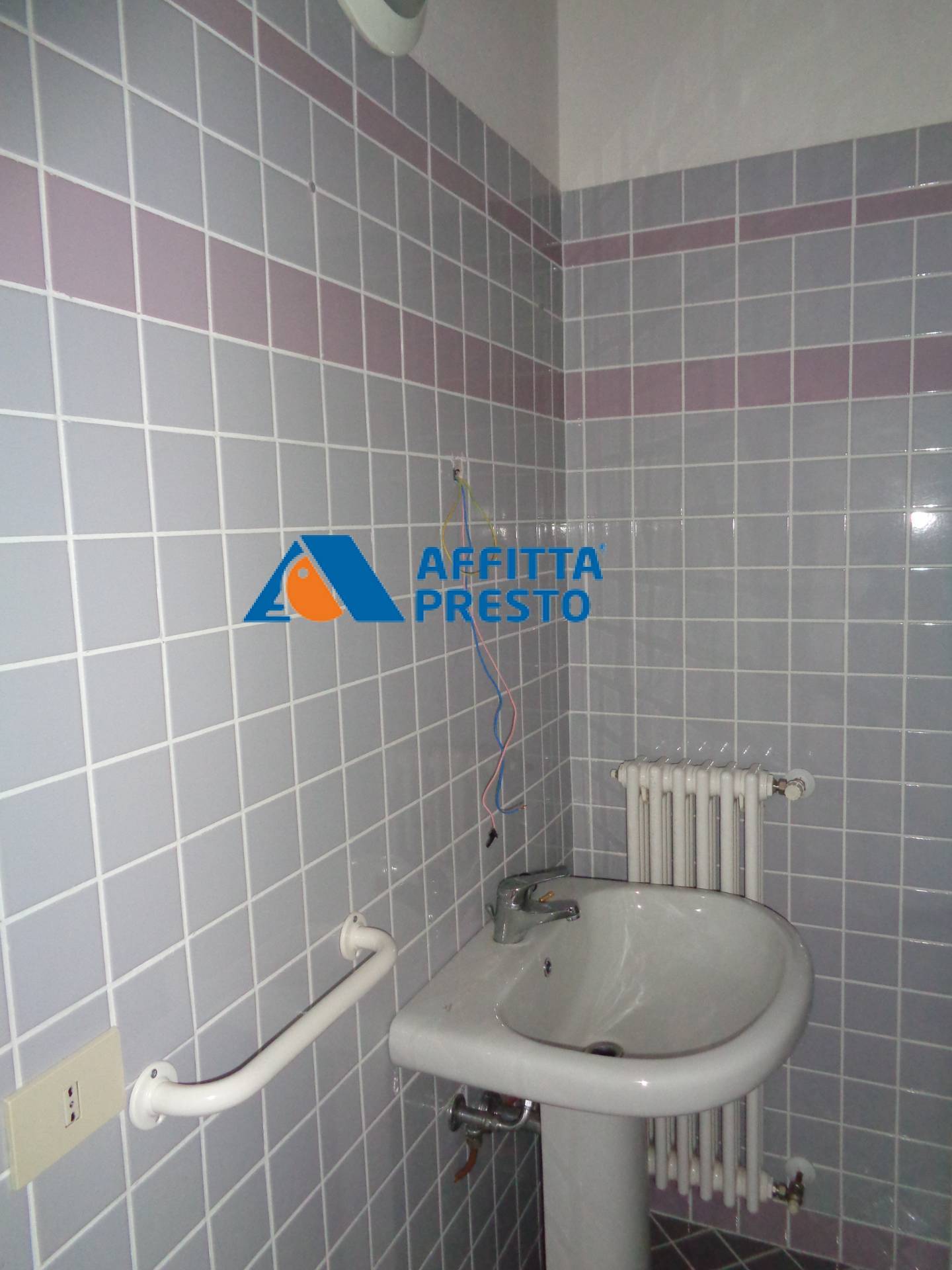 Ufficio in affitto a Gambettola, Budrio
