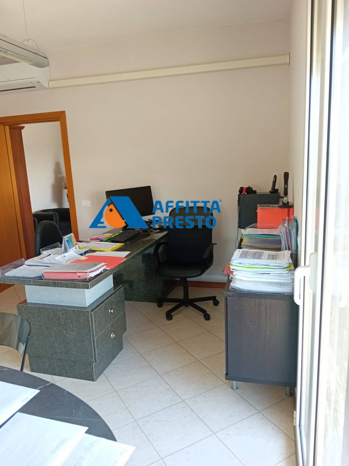 Ufficio in affitto a Santarcangelo di Romagna, Zona Artigianale (s.arc)
