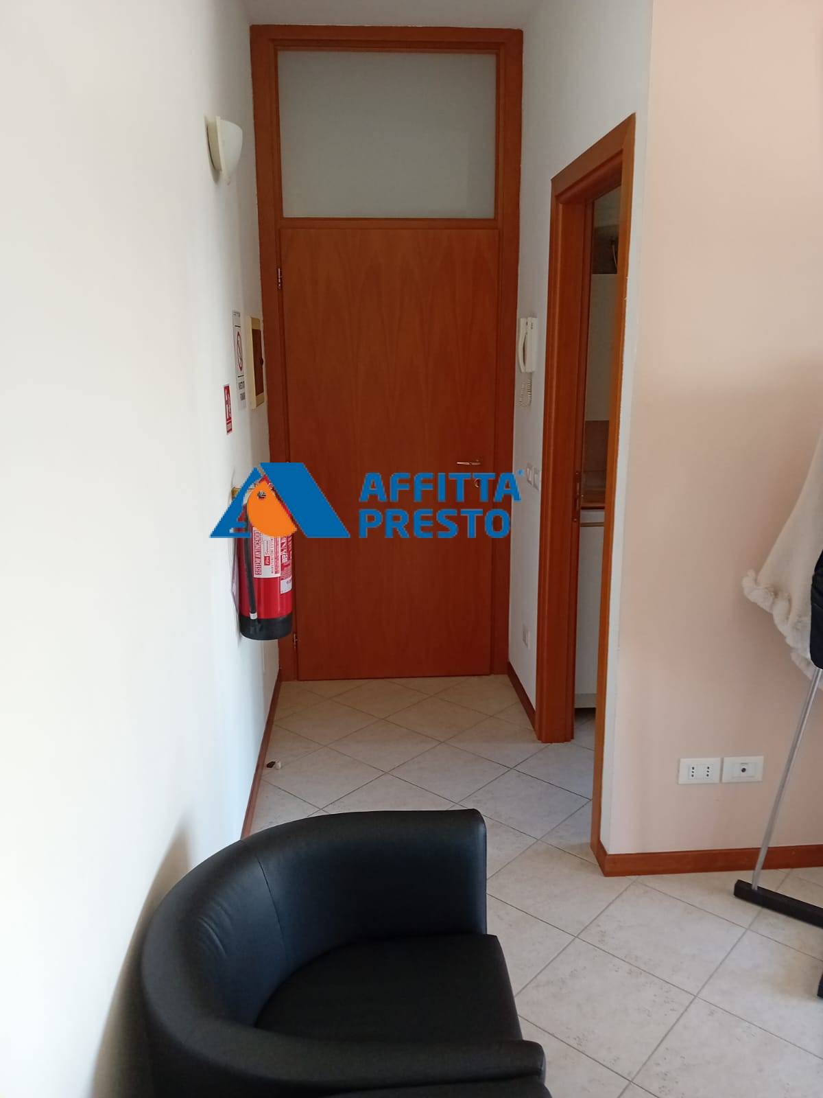 Ufficio in affitto a Santarcangelo di Romagna, Zona Artigianale (s.arc)