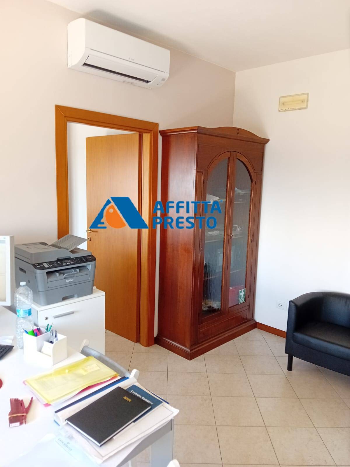 Ufficio in affitto a Santarcangelo di Romagna, Zona Artigianale (s.arc)