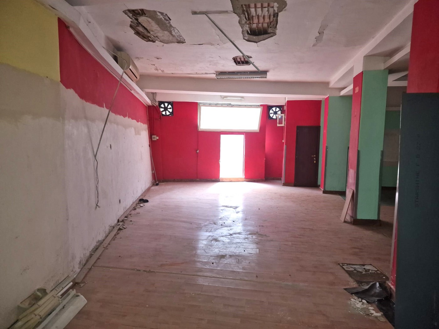 Negozio in affitto a Napoli