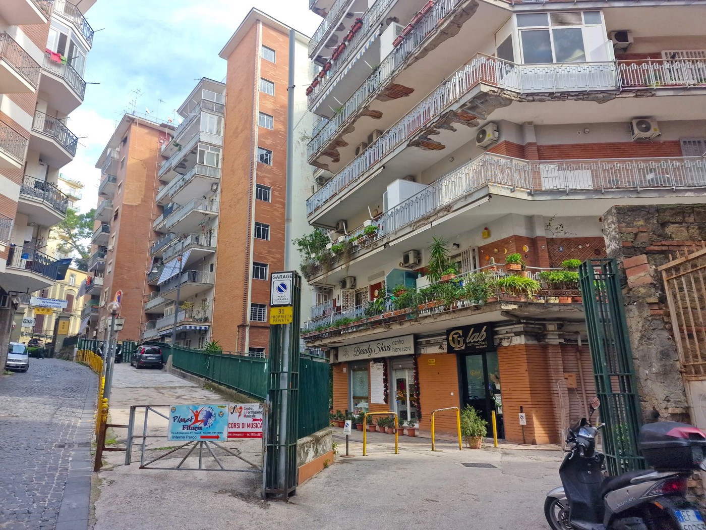 Magazzino in affitto a Napoli