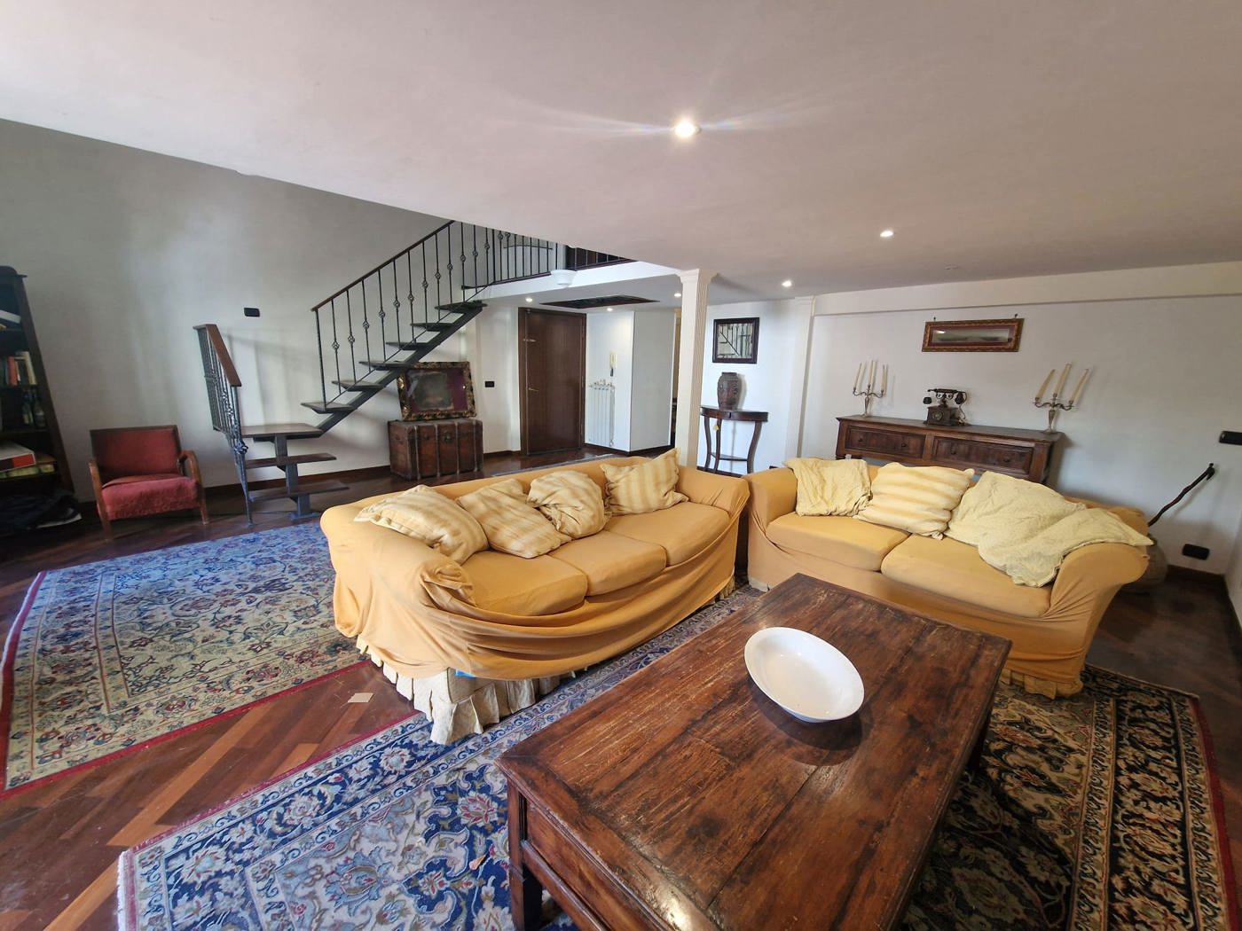 Quadrilocale in vendita a Napoli