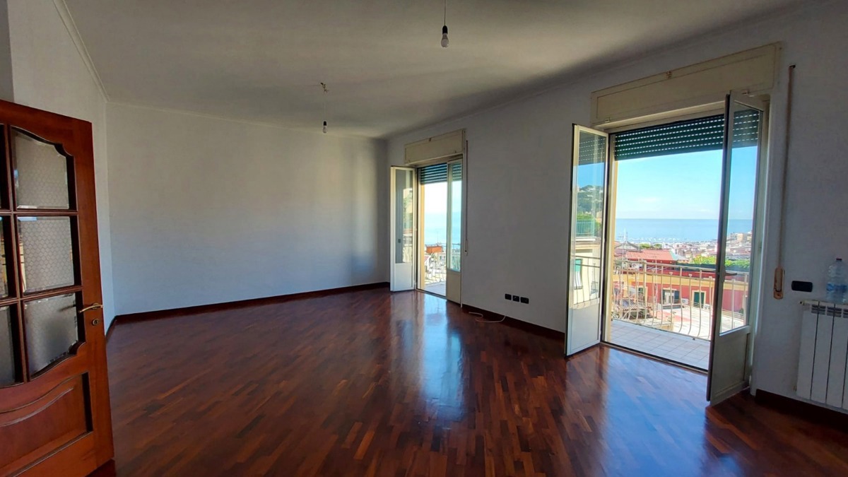 Appartamento ristrutturato a Napoli