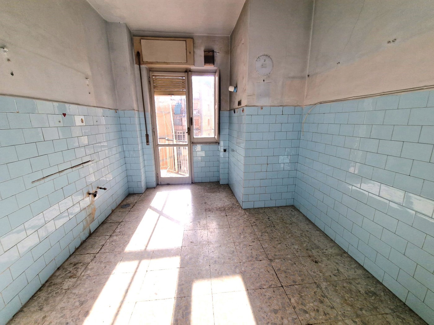 Quadrilocale da ristrutturare a Napoli