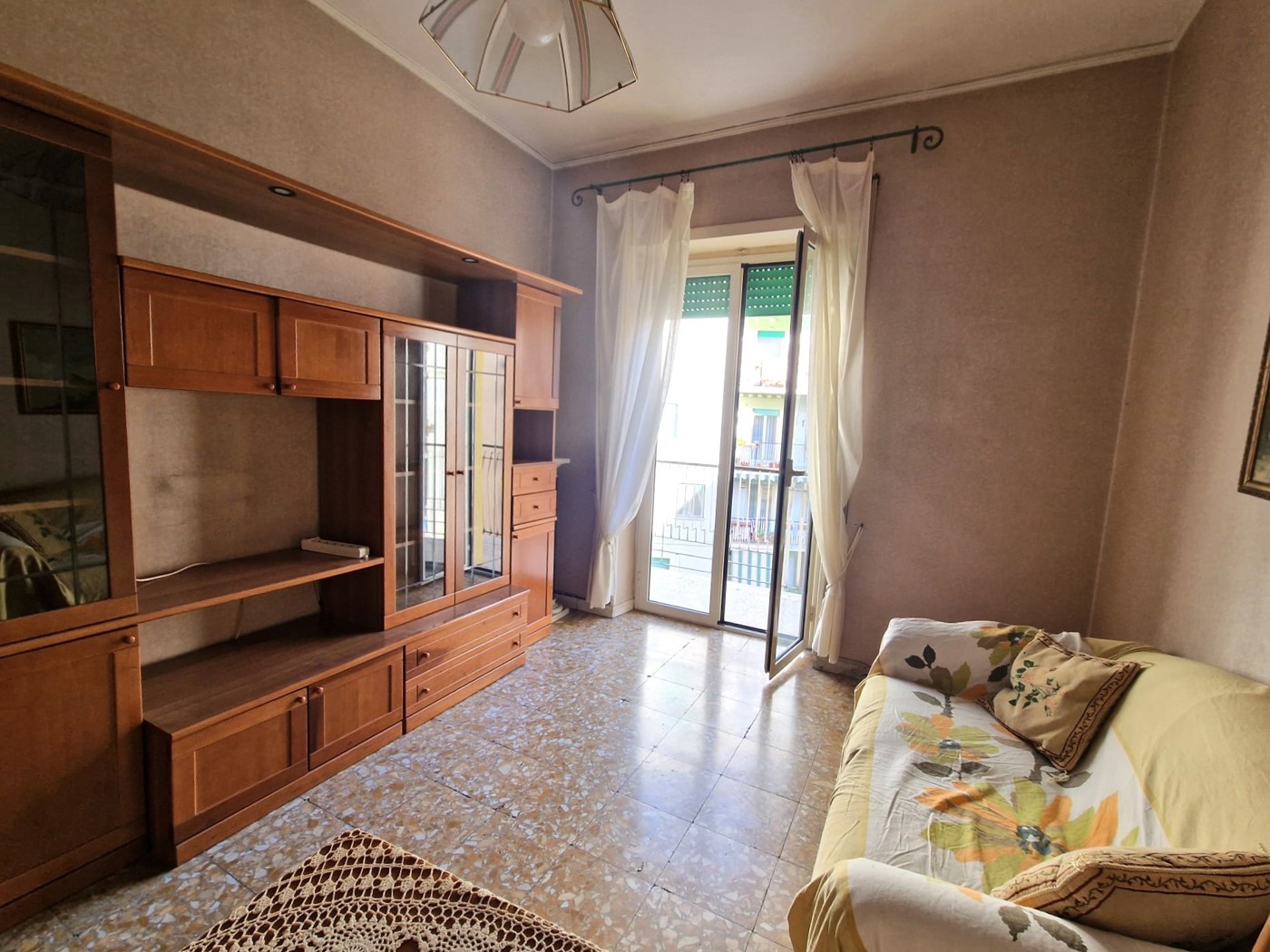 Trilocale con box a Napoli