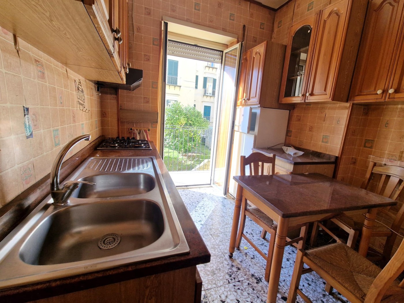 Trilocale con box a Napoli