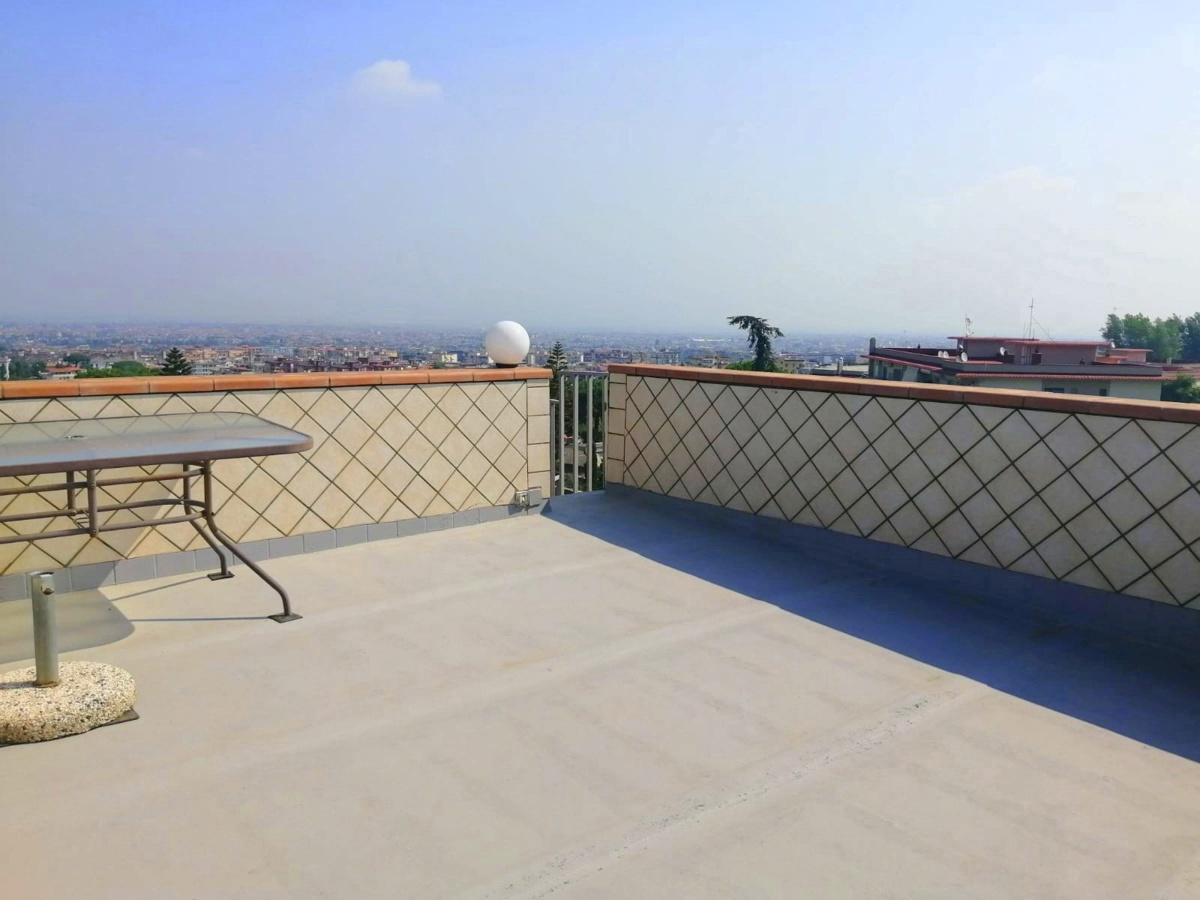 Trilocale arredato in affitto a Marano di Napoli