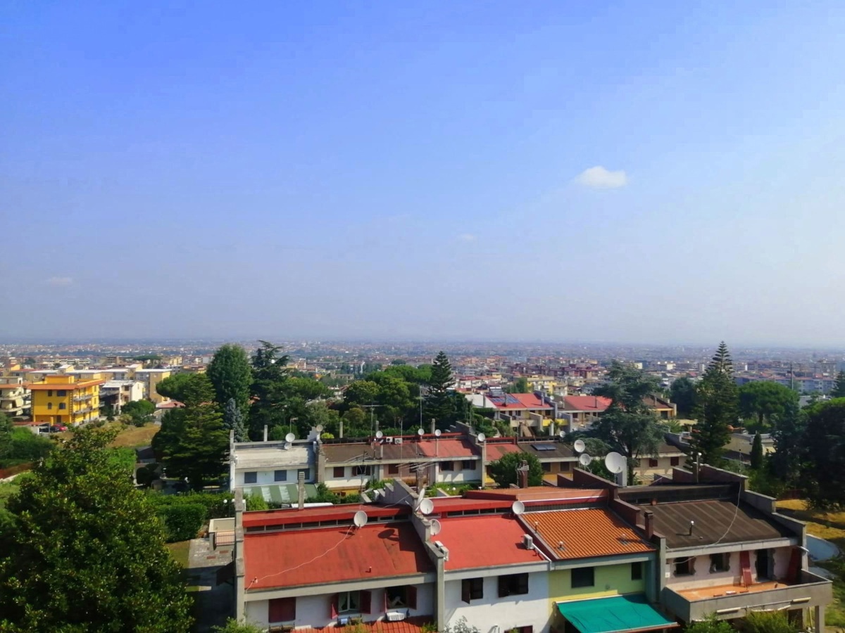 Trilocale arredato in affitto a Marano di Napoli