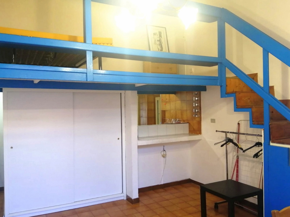 Monolocale arredato in affitto a Napoli