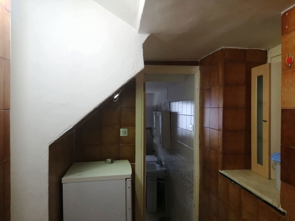 Monolocale arredato in affitto a Napoli