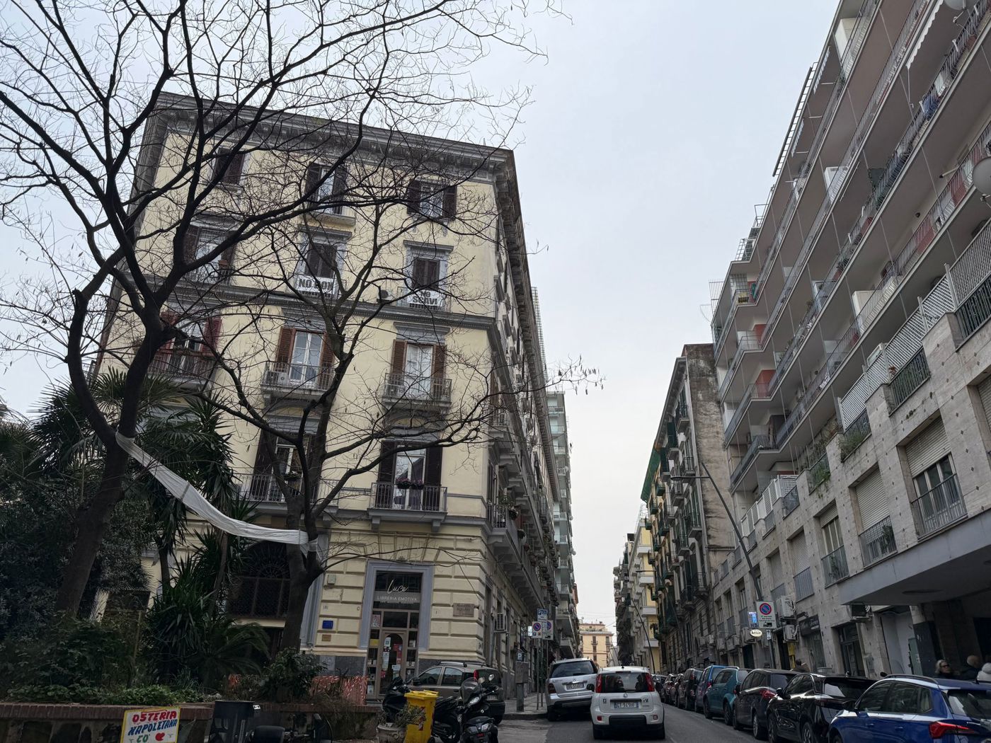 Trilocale ristrutturato a Napoli