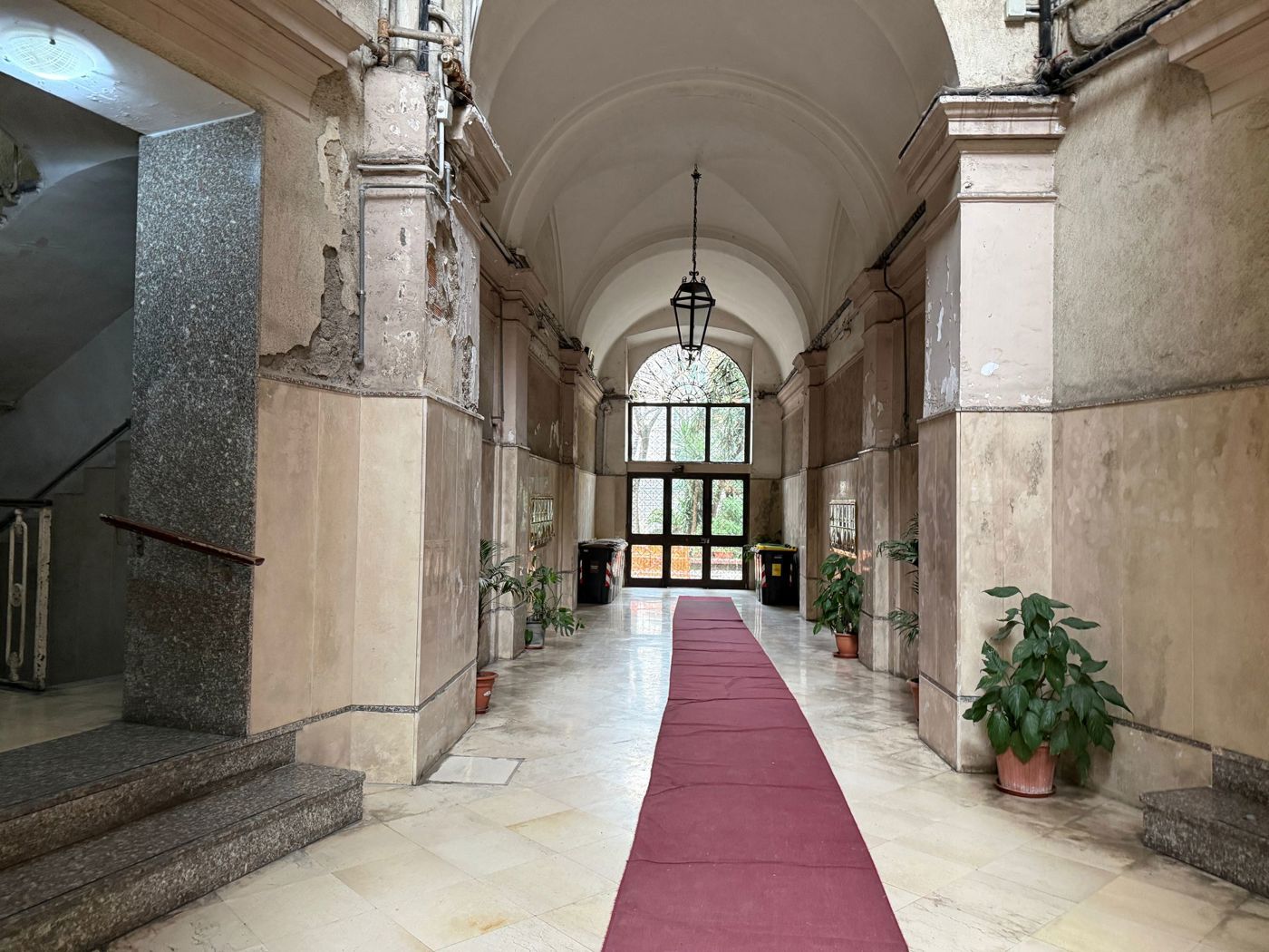 Trilocale ristrutturato a Napoli